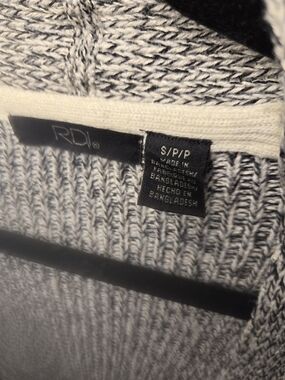 RDI Women's Grey Marled Knit Sweater